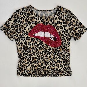 Leopard Print T-Shirt Women’s Sz Small Glitter Sequin Lips Animal Print